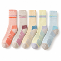 Chaussettes de randonnée en laine mérinos pour femmes, épaisses, thermiques, rembourrées, pour le trekking, le ski et les sports d'hiver en plein air par temps froid