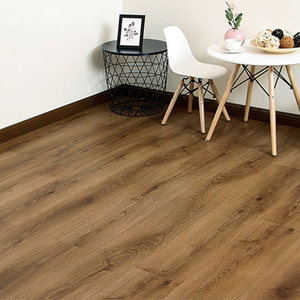 Plancher en bois d'ingénierie en hickory de haute qualité, résistant à l'eau, surface lisse, longue durée de vie, design moderne, UV, cuisine, salle de bain - Product Image 1