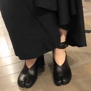 Sandales à bout fendu pour femmes, design tendance, avec lanières à la cheville, talons hauts et ronds, style rétro, chaussures d'été - Product Image 2