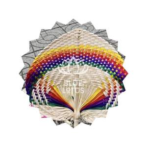 Abanico de Mano de Hoja de Palma, Brisa Natural - Product Image 1