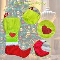Chaussette de Noël amusante en forme d'elfe avec longue fourrure verte, sac cadeau fantaisie inspiré du Grinch pour décorations de Noël et cadeaux de fête