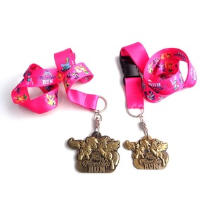 Scatola di velluto personalizzata 1 ° e 2 ° posto medaglie medaglia <span class=keywords><strong>Rock</strong></span> <span class=keywords><strong>N</strong></span> <span class=keywords><strong>Roll</strong></span> distintivo stampato per bambini 2025 nuova medaglia di canottaggio - Product Image 2