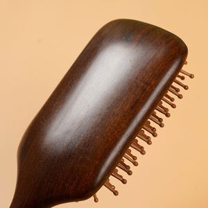 Cepillo de Masaje Acolchado de Madera de Sándalo para Mujer con Cojín de Aire, Herramienta de Peinado Texturizante y Voluminizadora en Caja de Regalo de Madera - Product Image 3