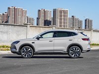 BYD Song PLUS, SUV à énergie nouvelle, marque chinoise, voiture intelligente pour les trajets en ville et les voyages en famille, design moderne