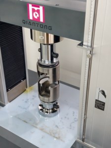 Fabricant professionnel de machines d'essai de traction et de compression 200 kN avec ordinateur pour les industries automobile, aérospatiale et d'emballage - Product Image 5