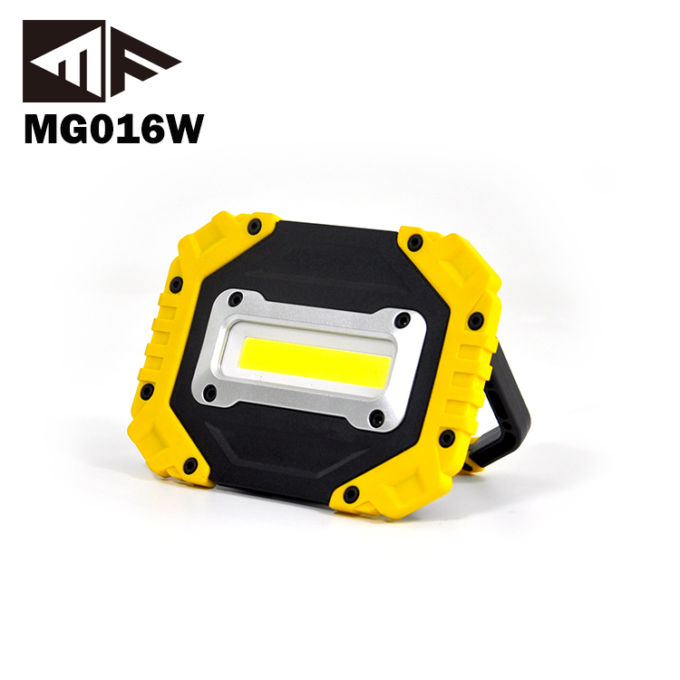 Innovative Portable 750 Lumens COB LED Work Light Dry Battery Operated with Small Handle for Road Landscape Work New Hot Product