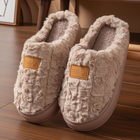 Chaussons en peluche pour hommes et femmes, chauds et moelleux pour l'hiver, à bout fermé, antidérapants, à semelle épaisse, pour la maison, pour couple