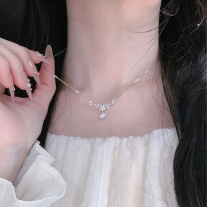 สร้อยคอรูปดอกข้าวฝรั่งเศสประดับเพชรซิร์คอนแบบไมโครเพฟ สไตล์หรูหราอเนกประสงค์ รุ่น X2172 สีเงิน - Product Image 4