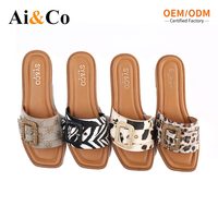 Sandal Selop Wanita PU Ringan Desain Tali Silang Tren Fashion Bernapas Anti-Selip Sandal Datar