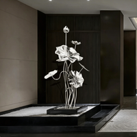 Escultura de Loto de Acero Inoxidable 304 Pulido a Espejo Personalizada, Instalación de Arte Floral Metálico Moderno para Vestíbulo de Hotel y Proyectos de Villas