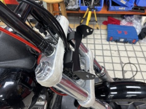 ชุดรองรับตัวยึดโคมไฟบนรถจักรยานยนต์สำหรับ Harley Dyna Street Bob Sportster Baja LP9 Pro รุ่น - Product Image 4
