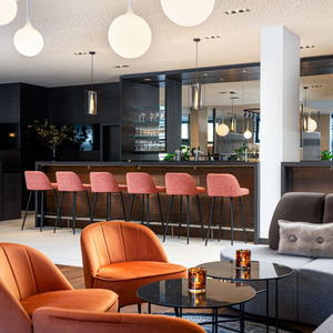 Fornitura produttore cinese Guangzhou sala da pranzo Hotel Bar tavolo altri mobili ristorante e sedia da Bar - Product Image 2