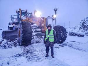 Niveleuse à moteur XCM-G GR2403 240 ch avec lame avant et ripper arrière - Product Image 5