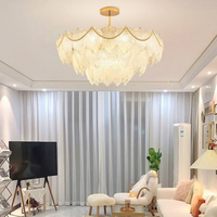 Suspension de luxe en verre dépoli texturé, hauteur réglable, style moderne français, avec chaîne de perles dorée, intensité variable 3000-6000K, pour salon
