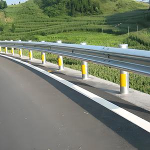 Panneau de garde-corps en acier galvanisé de haute qualité à bas <span class=keywords><strong>prix</strong></span>, anti-collision, à grande vitesse, type W, en métal ondulé - Product Image 1