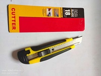 Vente chaude Couteaux utilitaires à lame de 18mm pour bureau et maison Coupe-papier en acier à haute teneur en carbone pour bricolage Couteau utilitaire OEM Personnalisable