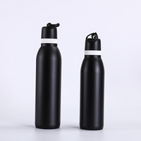 Thermos isotherme en acier inoxydable de couleur macaron 540 ml 710 ml avec logo personnalisé, bouteille d'eau avec couvercle et sangle pour le sport et le camping