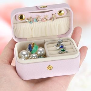 Estuche de Joyería Portátil Mini de PU Hecho a Mano con Cierre de Botón - Almacenamiento para Aretes, Anillos y Joyas - Product Image 1