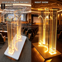 Podium de sol moderne de luxe en acrylique poli transparent avec roulettes et éclairage LED pour salles de réunion et églises