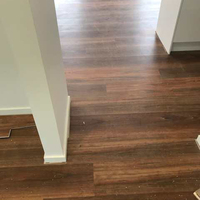 Moderner Wasserfester SPC-Vinylboden mit Klicksystem, Starrer Kern, IXPE-Unterlage, Spotted Gum Hybrid, Verschleißfest, 6mm 7mm 8mm