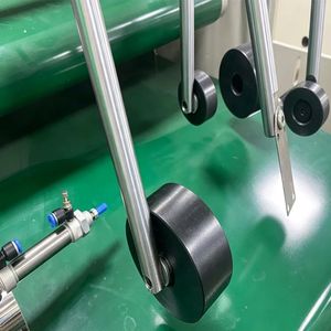 เครื่องติดกาวกล่องกระดาษลูกฟูกแบบ E-flute รุ่น 3A-800WK ใช้ลมนิวเมติก พร้อมกาวเย็นสำหรับบรรจุภัณฑ์ไม้แบบอัตโนมัติ - Product Image 2