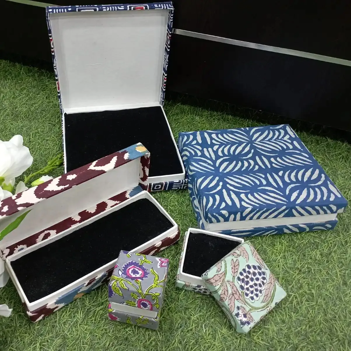 Belle main bloc imprimé boîte à bijoux fermeture Floral imprimé coton tissu pour femmes produit en vrac