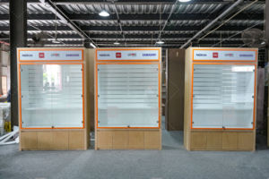 휴대 전화 상점 디스플레이 캐비닛 벽걸이 형 디스플레이 모바일 전자 부품 강철 나무 선반 디스플레이 스탠드 - Product Image 3