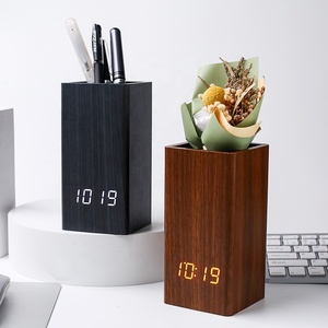 Suporte de Caneta de Madeira para Mesa Quadrada com Relógio Alam e LED Digital de Temperatura, Hora e Data, Ativado por Voz para Organizador de Mesa de Escritório - Product Image 3