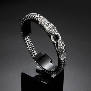 Bracelet pour homme en acier inoxydable plaqué argent, motif serpent à double tête, tendance géométrique, collection 2026 - Product Image 1