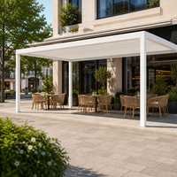 Pergola autoportante contemporaine avec toit linéaire pour terrasse de café, repas en plein air et cour
