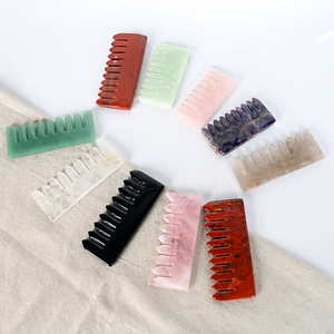 Peigne en cristal sculpté en pierres précieuses naturelles pour la guérison, outil de massage Gua Sha pour la santé - Vente en gros - Product Image 1