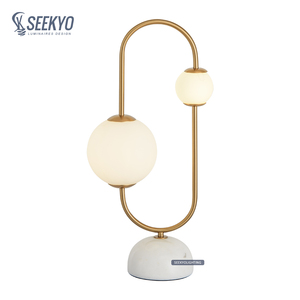 Hotel Casa <span class=keywords><strong>de</strong></span> 2 dos cabezas grandes y pequeños <span class=keywords><strong>bola</strong></span> <span class=keywords><strong>de</strong></span> cristal blanco luz <span class=keywords><strong>de</strong></span> escritorio chapados en <span class=keywords><strong>oro</strong></span> <span class=keywords><strong>de</strong></span> mármol base <span class=keywords><strong>de</strong></span> mesa led lámpara - Product Image 1