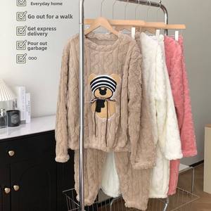 Pigiama da <span class=keywords><strong>Donna</strong></span> Invernale in Pile Coral con Orsetto Cartone Animato, Caldo Completo da Notte in Flanella con Maniche Lunghe e Morbido Peluche, Abbigliamento da Casa Due Pezzi - Product Image 1