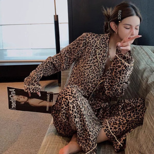 Mode-nachtkleding met luipaardprint Dames herfstnachtkleding met lange mouwen Europese en Amerikaanse <span class=keywords><strong>sexy</strong></span> huiskleding Tweedelige set - Product Image 1