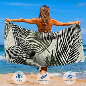Serviette de plage en microfibre imprimée à séchage rapide pour femmes, design moderne, idéale pour les voyages, grande taille - Product Image 2