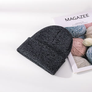 Vente en gros de bonnets tricotés d'hiver pour enfants, bonnets doublés de soie, soutien pour personnaliser le logo de broderie - Product Image 1