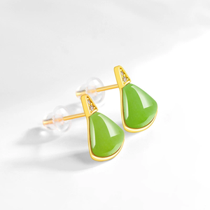 Auténticos pendientes de jade y jadeíta natural color verde espinaca, hechos de plata S925, con un diseño simple y elegante. - Product Image 5