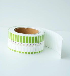 Pegatinas adhesivas impermeables OEM, impresión personalizada, acabado brillante, diseño de etiqueta privada para uso en embalaje de productos - Product Image 2