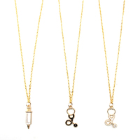 Collier Stéthoscope Médical Plaqué Or Tendance – Bijou Charmant pour Infirmières et Médecins – Accessoires/Cadeaux