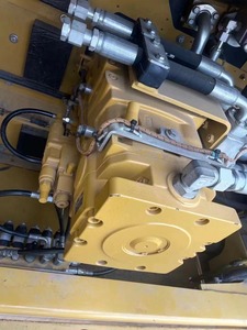 Grande pelleteuse hydraulique sur chenilles d'occasion Caterpillar 390FL avec moteur central, prix d'usine, fabriquée au Japon - Product Image 2