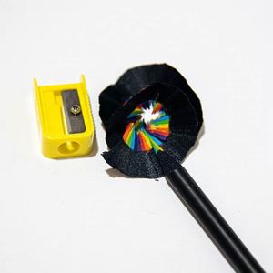 Crayons de couleur arc-en-ciel en gros, 7 couleurs, mine noire, design moderne et innovant - Product Image 3