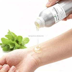 Huile essentielle de menthe poivrée (Mentha Piperita) en gros pour la fabrication d'aromathérapie et d'ingrédients de dentifrice, étiquettes personnalisées - Product Image 1