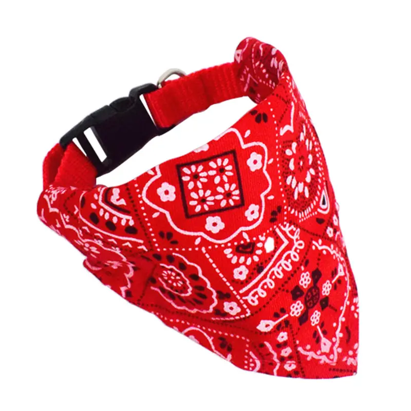 Nouvel arrivage de collier de chien et chat avec nœud papillon foulard triangle à la mode bandanas collier de luxe imprimé pour chien