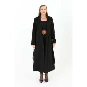 เสื้อโค้ทผู้หญิงแบบมินิมอล กระดุมสองแถว มีเข็มขัด สีดำ ทอผ้า แขนยาว สำหรับฤดูหนาว ให้ความอบอุ่น - Product Image 4