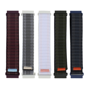 Bracelets de montre-bracelet tissés en nylon élastique pour hommes et femmes OEM personnalisé 18Mm 20Mm 22Mm classique imperméable à l'eau - Product Image 1