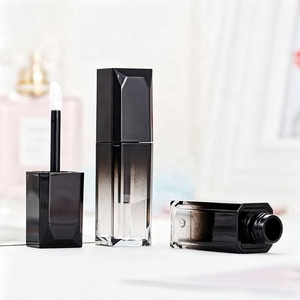 Envase Cosmético Cuadrado de Plástico de 5 ml en Degradado Rosa/Negro para Brillo Labial y Rubor, con Tapa de Rosca y Aplicador de Brocha, Impresión Serigráfica - Product Image 6