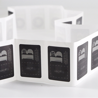 Autocollant d'étiquette de puce NFC étanche en matériau PET personnalisable RFID pour l'utilisation de chaussures étiquettes d'emballage de qualité supérieure fabriquées