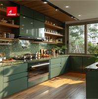 Cuisine Alland de style moderne et luxueux, avec des panneaux en laque verte mate, des étagères ouvertes, pour une nouvelle maison, armoires sur mesure