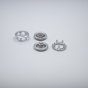 ตัวล็อคแบบเปิดปลายง่ายต่อการติดตั้ง สำหรับการปิดผ้าแบบไม่ต้องเย็บทันที บนเสื้อถักเด็กและผ้าที่ยืดได้ - Product Image 4