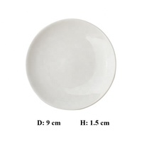 Plat en céramique blanc pur pour sauce soja et vinaigre, compatible micro-ondes, bord rouge, rond, moderne, en porcelaine, en forme de fleur